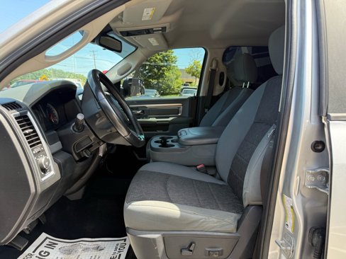 Used 2014 RAM 3500 Big Horn image 9