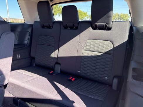 Used 2022 Nissan Pathfinder SV w/ SV Premium Package image 23