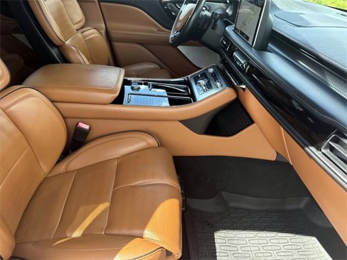 Used 2022 Lincoln Aviator Black Label Grand Touring w/ Class IV Trailer Tow Package image 8
