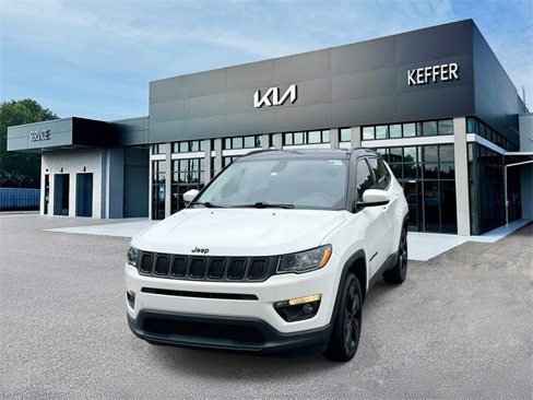 Used 2021 Jeep Compass Latitude image 1