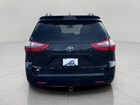 Used 2015 Toyota Sienna LE image 6