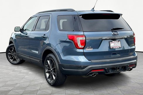Used 2018 Ford Explorer XLT w/ Equipment Group 202A image 10
