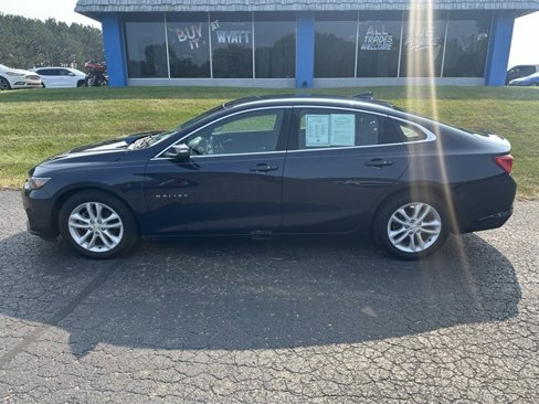 Used 2018 Chevrolet Malibu LT image 3