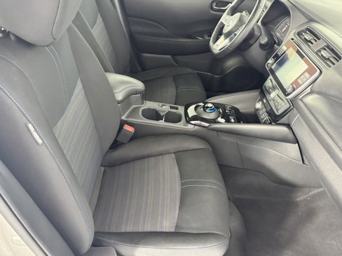 Used 2021 Nissan Leaf SV image 10