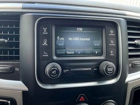 Used 2015 RAM 1500 SLT image 24