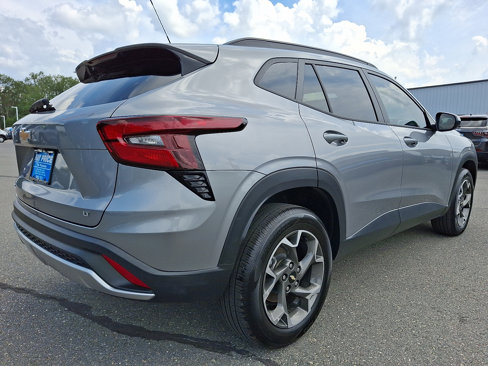 Certified 2024 Chevrolet Trax LT w/ Driver Confidence Package image 5
