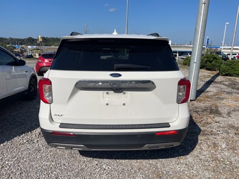 Used 2020 Ford Explorer XLT w/ Equipment Group 202A image 5