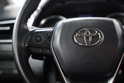 Used 2018 Toyota Camry SE image 17
