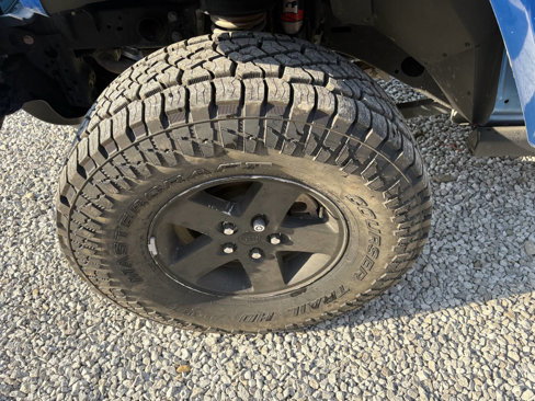 Used 2022 Jeep Gladiator Sport image 12