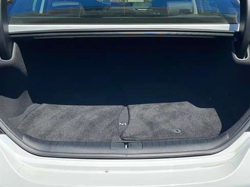 Used 2025 Genesis G70 2.5T image 29