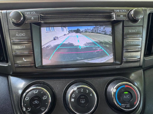 Used 2014 Toyota RAV4 LE image 17