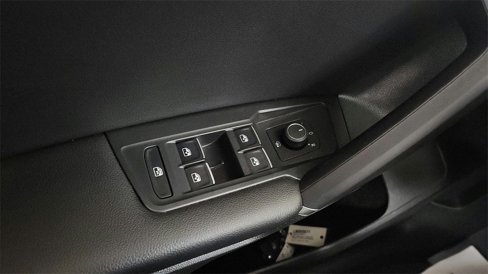 Used 2020 Volkswagen Tiguan SE image 21