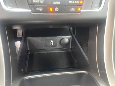 Used 2017 Ford Fusion SE w/ Fusion SE Technology Package image 22