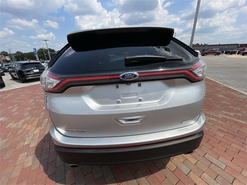 Used 2018 Ford Edge SE image 27