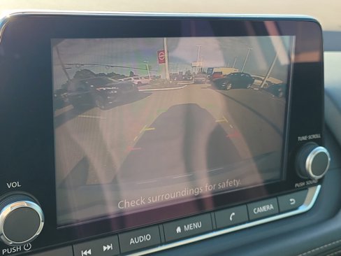 Certified 2022 Nissan Rogue SV image 32