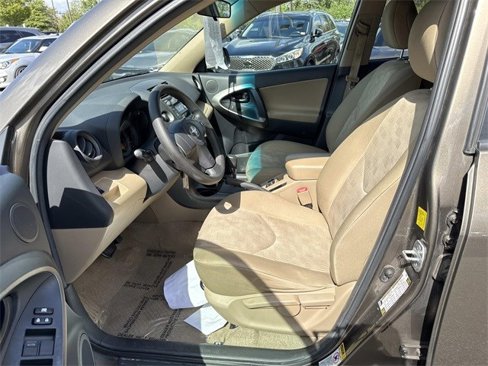 Used 2011 Toyota RAV4 2WD image 14