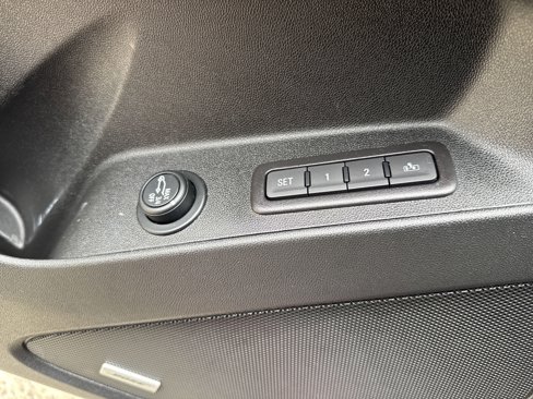 Used 2019 Chevrolet Equinox Premier image 33