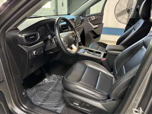 Used 2021 Ford Explorer XLT w/ Equipment Group 202A image 16
