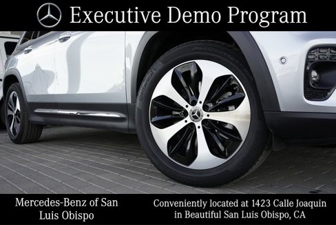 Used 2025 Mercedes-Benz GLB 250 4MATIC image 9