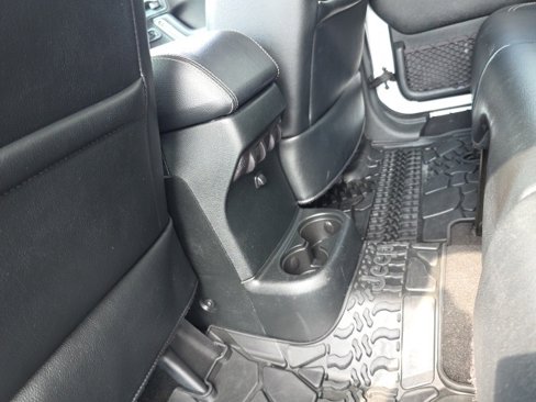 Used 2018 Jeep Wrangler Unlimited Sport image 31