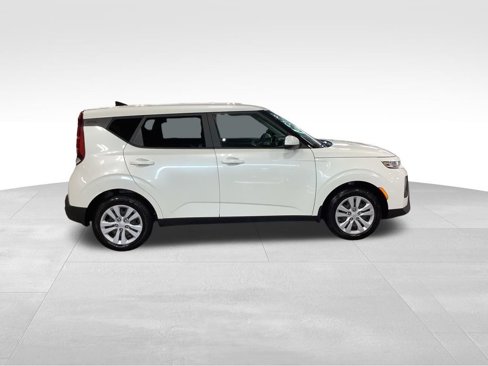 Used 2022 Kia Soul LX image 28