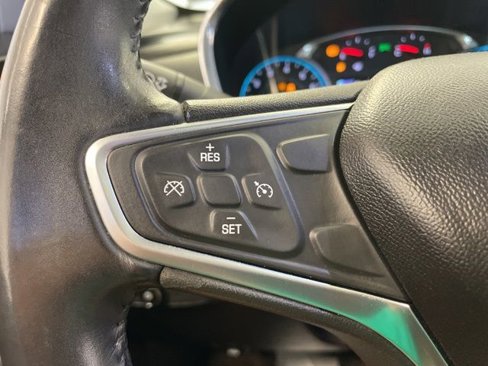 Used 2018 Chevrolet Equinox LT w/ Sun & Infotainment Package image 17
