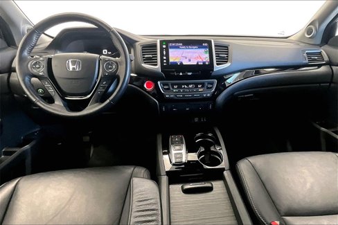 Used 2016 Honda Pilot Touring image 14