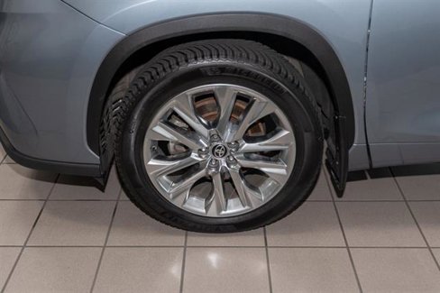 Used 2021 Toyota Highlander Limited image 5