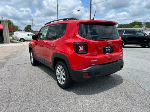 Used 2019 Jeep Renegade Latitude image 9
