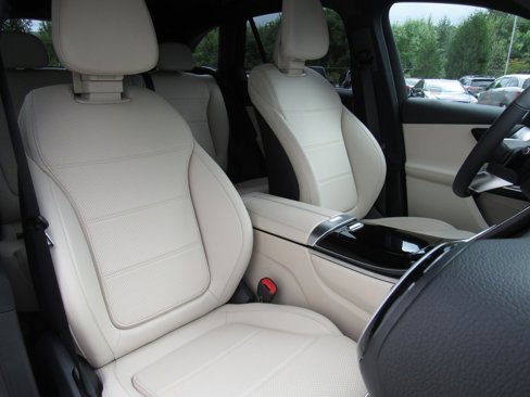 New 2025 Mercedes-Benz GLC 300 4MATIC image 19