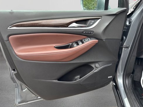 Used 2018 Buick Enclave Avenir image 26