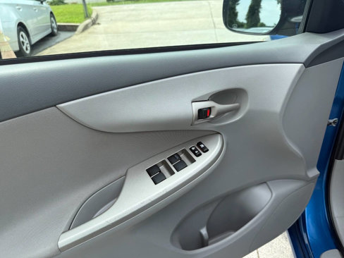 Used 2010 Toyota Corolla LE image 16