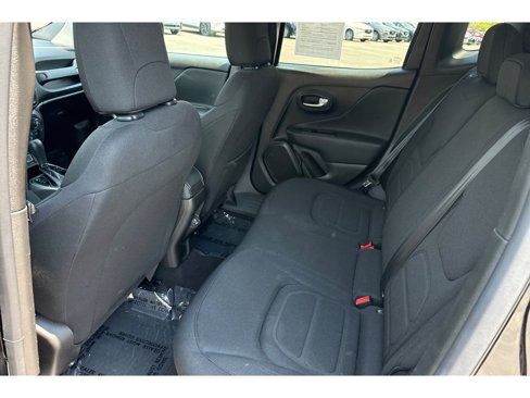 Used 2022 Jeep Renegade Latitude image 14