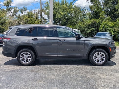 Used 2022 Jeep Grand Cherokee L Limited image 3