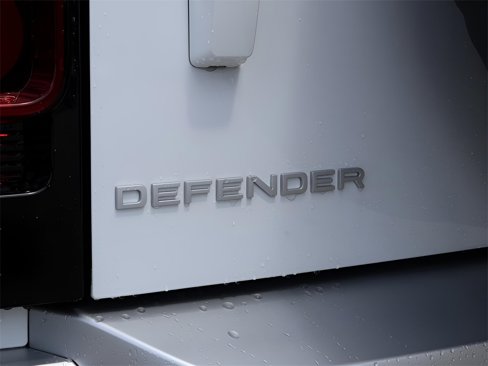 New 2025 Land Rover Defender 110 S image 9