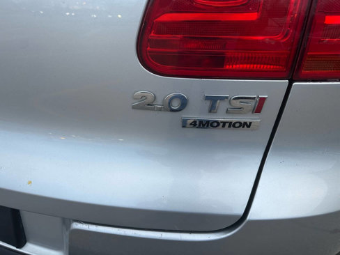 Used 2014 Volkswagen Tiguan S image 19