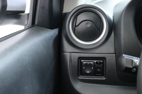 Used 2017 Nissan Versa SV image 16