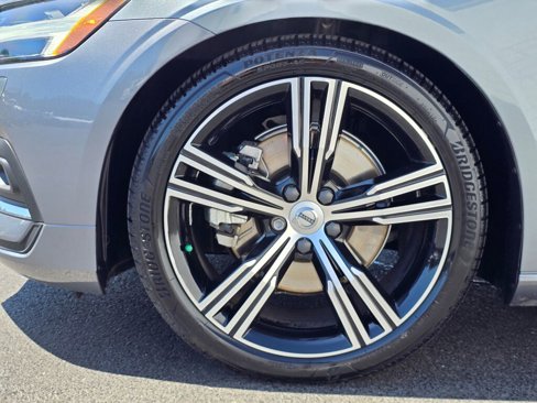 Used 2019 Volvo S60 T5 Inscription image 10