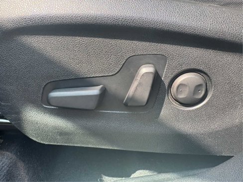Used 2019 Kia Sorento LX image 11