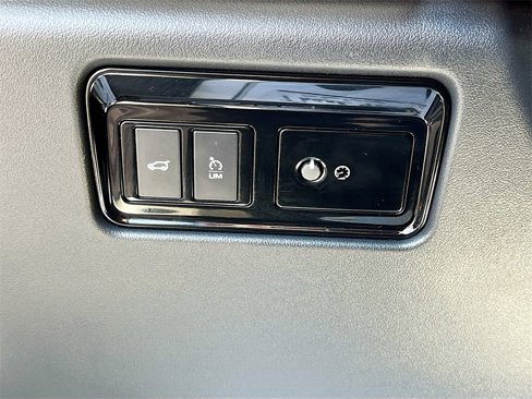 Used 2019 Jaguar F-PACE R-Sport image 10