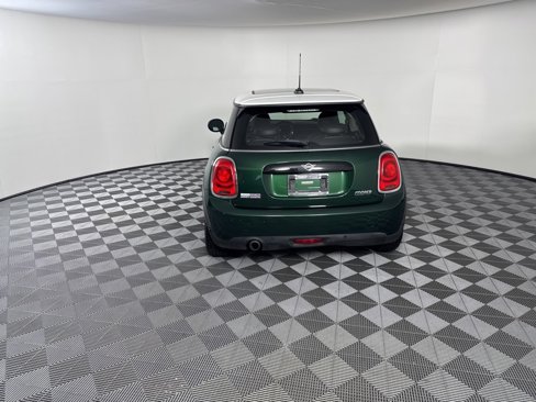 Used 2019 MINI Cooper 2-Door Hardtop image 4