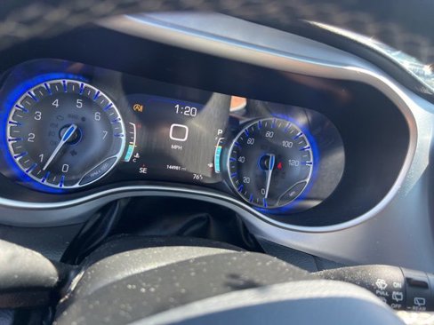 Used 2020 Chrysler Pacifica Touring-L w/ Advanced Safetytec Group image 8