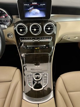 Used 2019 Mercedes-Benz GLC 300 w/ Parking Assistance Package image 21
