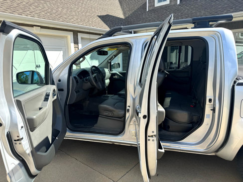 Used 2012 Nissan Frontier SL image 11