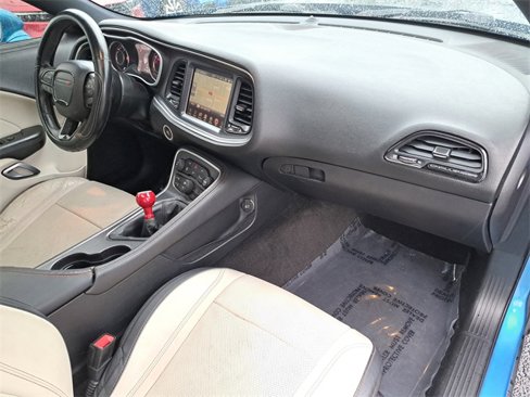 Used 2015 Dodge Challenger R/T Plus image 10