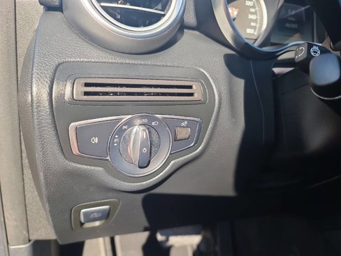 Used 2018 Mercedes-Benz GLC 300 4MATIC image 25