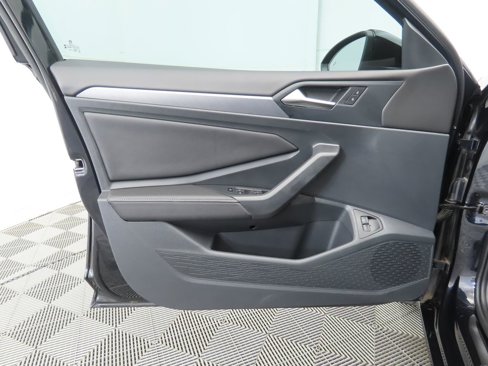 Certified 2024 Volkswagen Jetta SE image 25