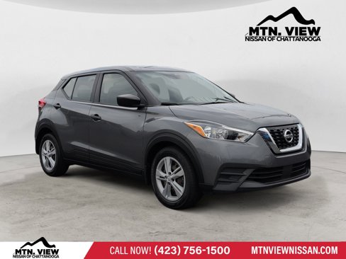 Used 2020 Nissan Kicks S image 2