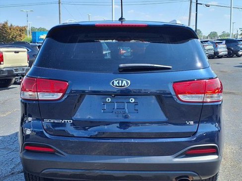 Used 2017 Kia Sorento LX image 25
