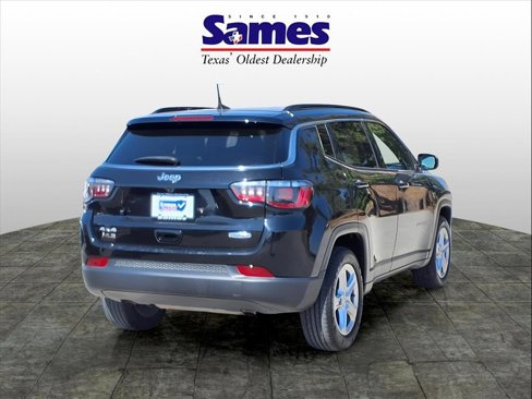 Used 2023 Jeep Compass Latitude image 4